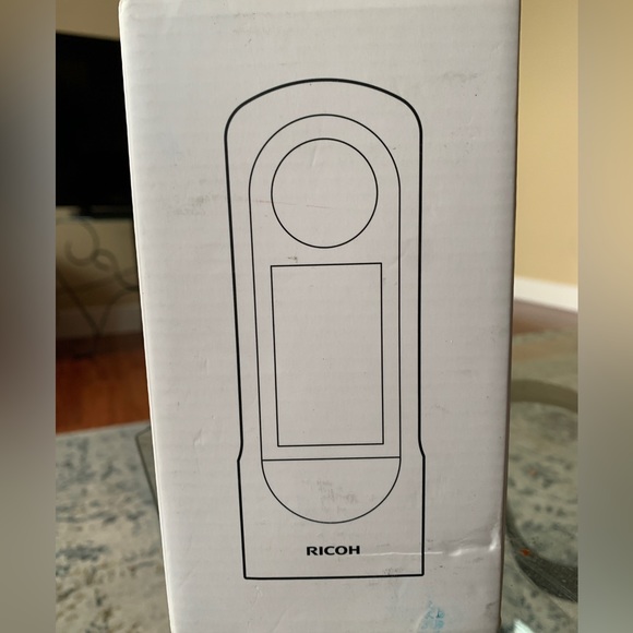 Ricoh theta X 360 camera - Picture 3 of 4